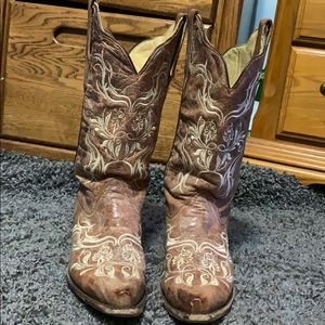Corral hand embroidered cowgirl boots